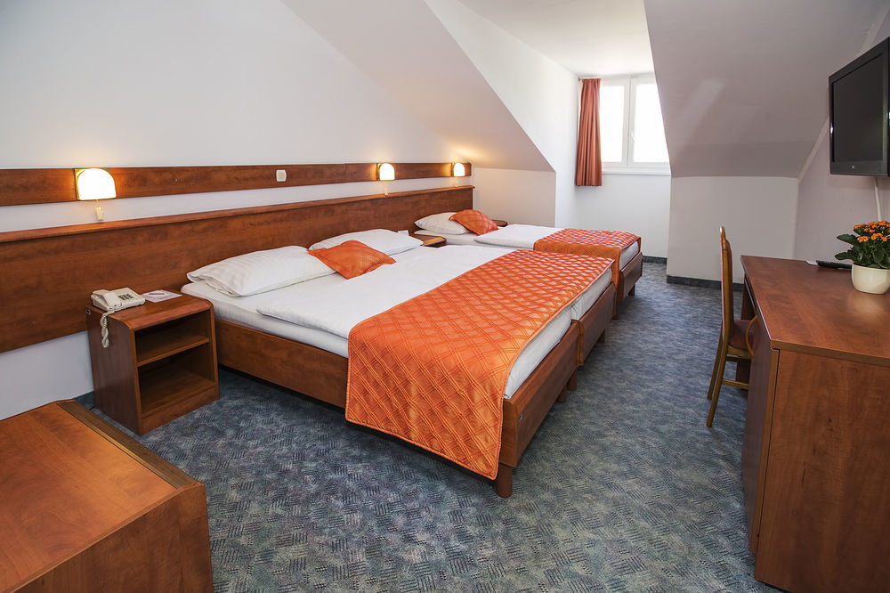 Sunny Baska Hotel By Valamar, Ex Corinthia Exterior foto