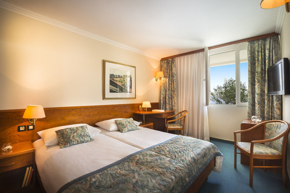 Sunny Baska Hotel By Valamar, Ex Corinthia Exterior foto